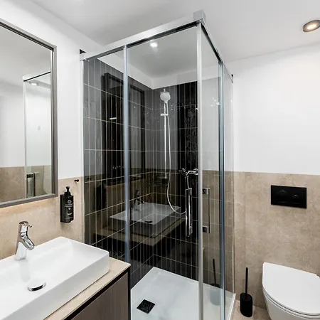 Wielopole Floor By Hostly *