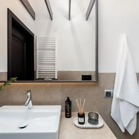 Apartamento Wielopole Floor By Hostly *