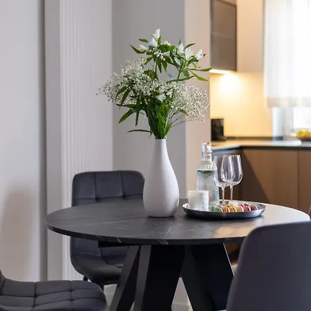 Wielopole Floor By Hostly Apartman *