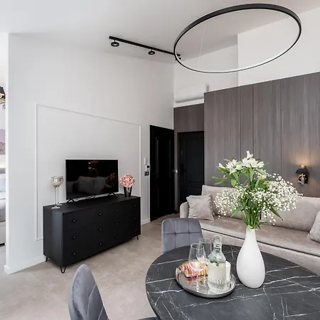 Wielopole Floor Apartment *